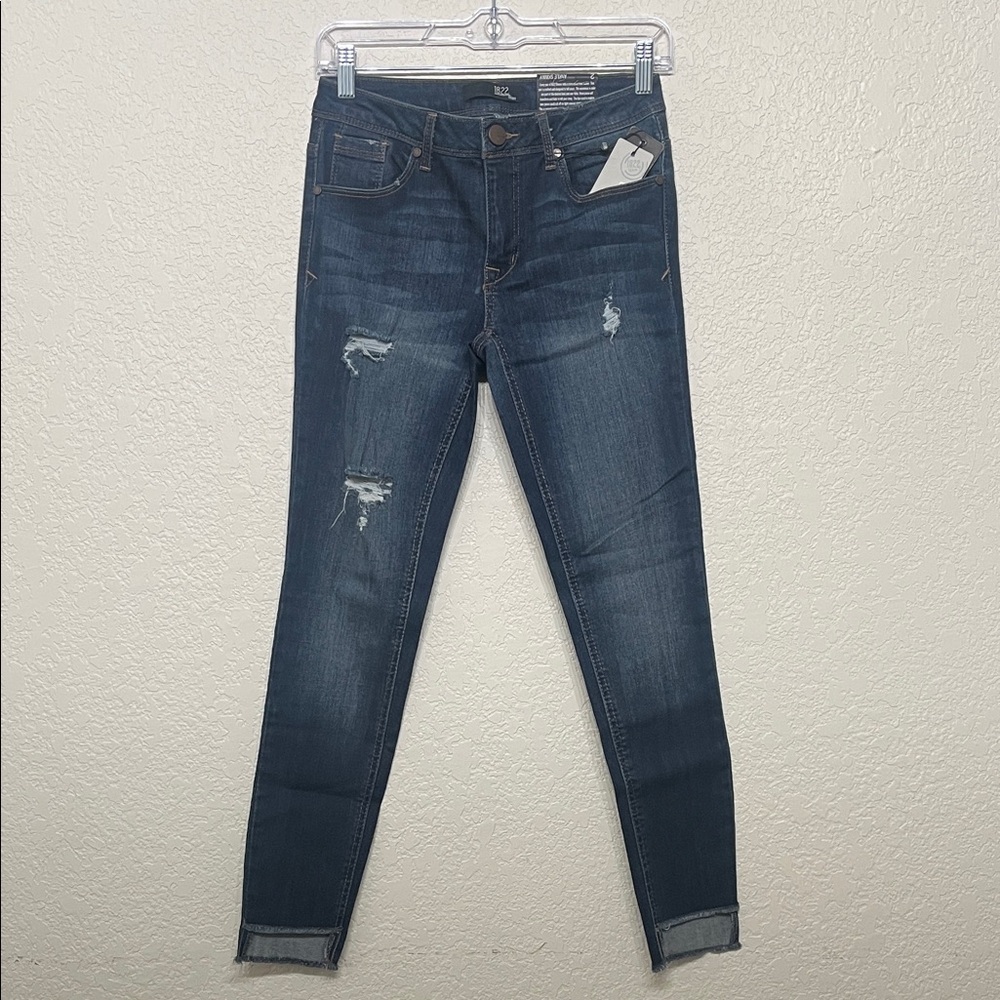1822 Denim Women’s Size 2 Dark Denim Distressed Skinny Jeans